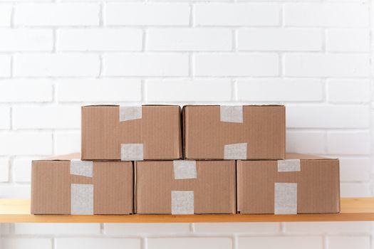 Cartons gratuits à Paris : où en dénicher pour déménager sans dépenser ?